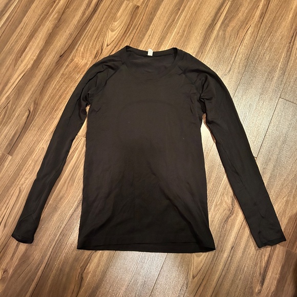 Lululemon swiftly tech 2.0 long sleeve - size 8 - Picture 6 of 6